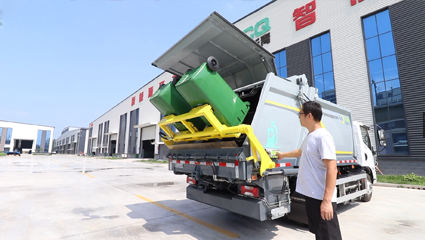 新能源压缩式垃圾车BY-YS8000操作环境