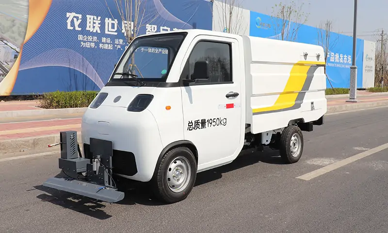 纯电动四轮高压清洗车：引领城市环卫新趋势