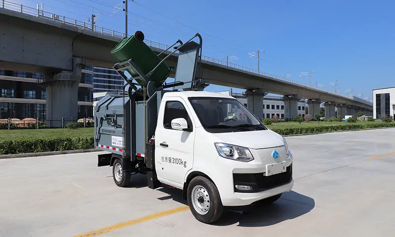 新能源侧装式垃圾清运车——城市环卫升级的绿色利器