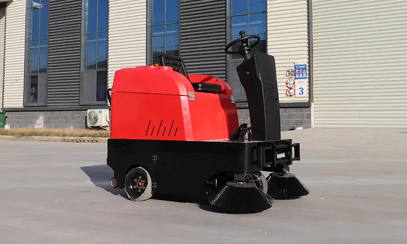 纯电动扫地车助力城市清洁迈向绿色新时代